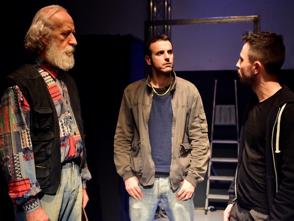 Lo spettacolo Cose Popolari di Nicola Pistoia, Francesco Stella e Ariele Vincenti in scena fino all'11 ottobre al Teatro de' Servi