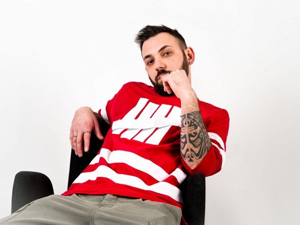 Il rapper Endi online con "Qualcosa cambierà"