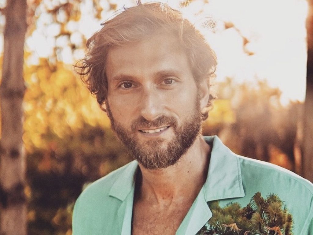 Nicolas Bonazzi canta "Solo cose belle"