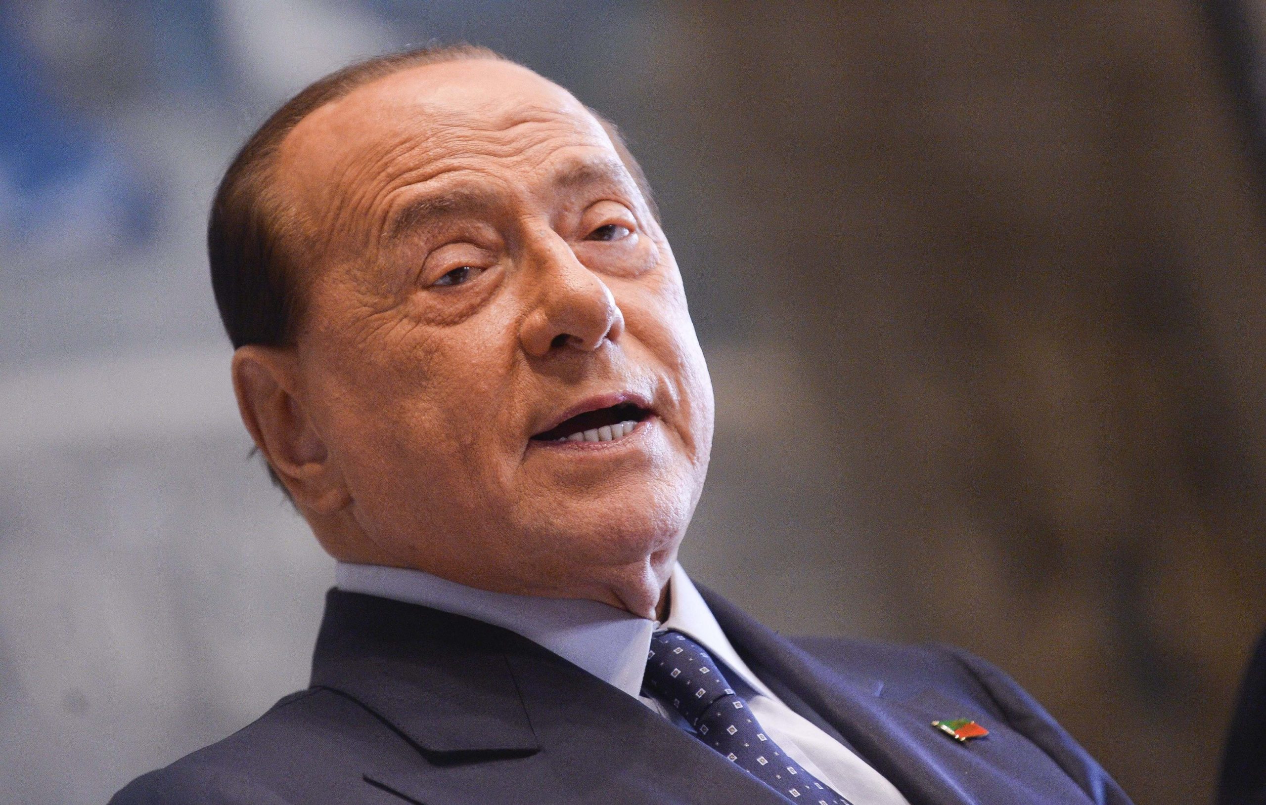 Processo Ruby ter, Berlusconi infuriato con i giudici: “Richiesta di perizia psichiatrica lede mia onorabilità, si prosegue senza di me in aula”