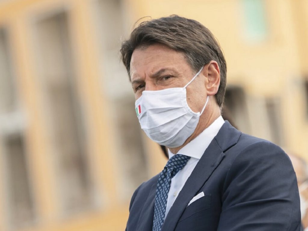 La ministra Lamorgese è positiva al Covid e ha partecipato al Consiglio dei ministri. Conte e gli altri faranno il tampone, Di Maio in isolamento fiduciario