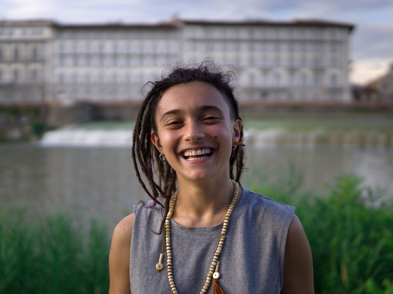 Jamila online sulle piattaforme digitali con "Giovani che scalpitano a letto": il brano dell'artista toscana fuori per Ferramenta Dischi