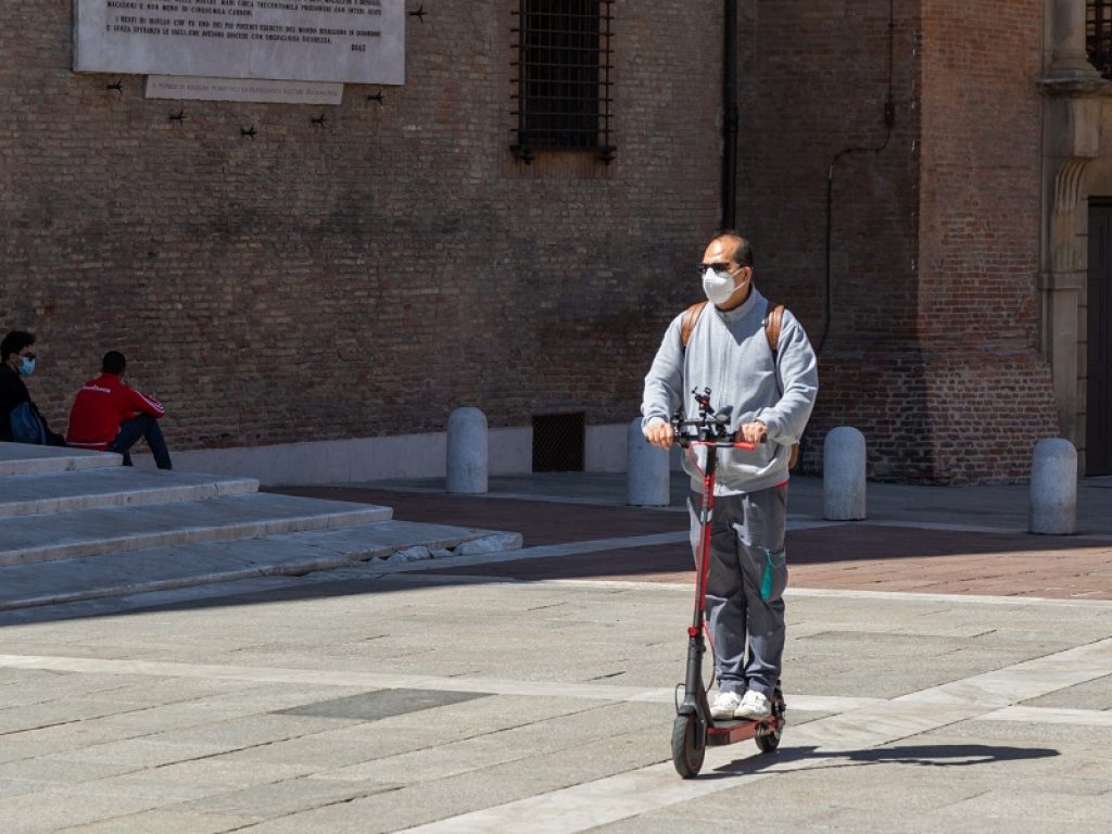 A Bologna monopattini truccati: vanno fino a 50 all’ora