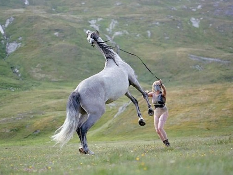 M¥SS KETA è Giovanna Hardcore nel suo nuovo singolo