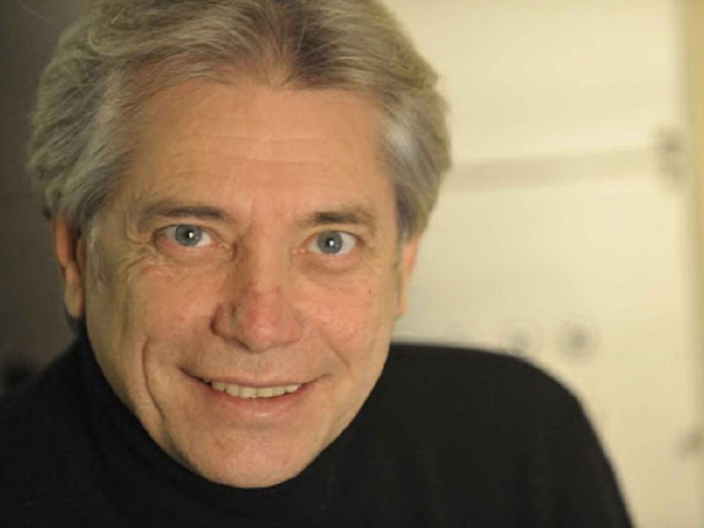 A Napoli un murale di 12 metri per Nino D’Angelo