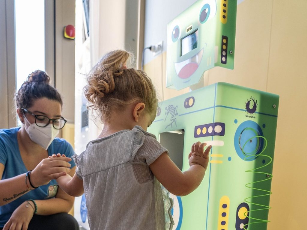 Arriva il robottino anti-focolaio per i piccoli alunni