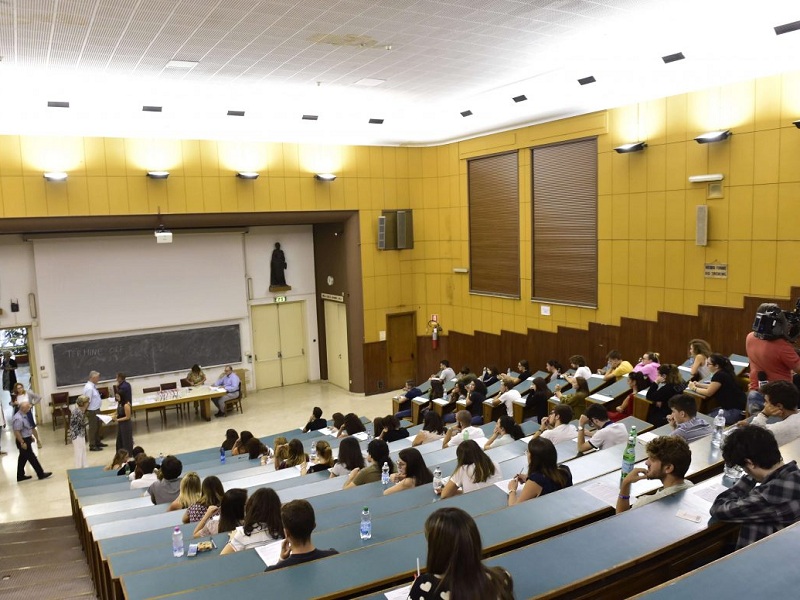 Immatricolazioni per l'anno accademico 2020/2021 in aumento nonostante la pandemia: secondo i dati del MIUR crescono anche le Università online riconosciute