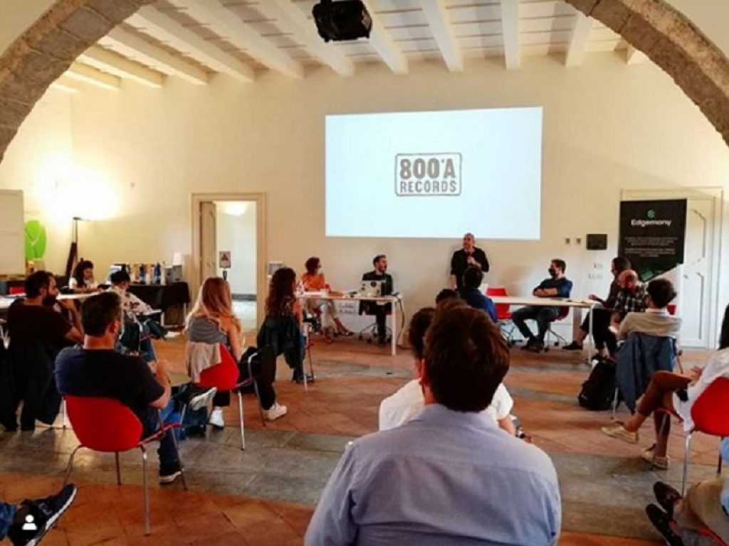 800A Records annuncia l'entrata di quattro nuovi artisti dell'età media di 20 anni: ESDRA, Martina Cirri, Gabriele Pirillo e Rebulaid