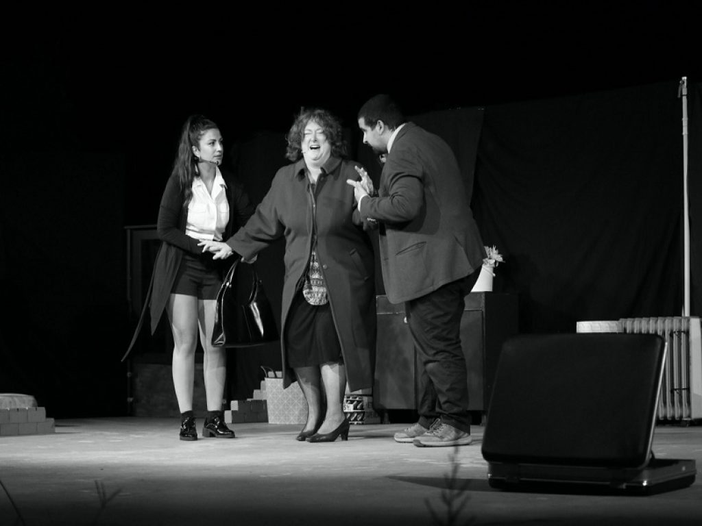 A piedi nudi nel parco in scena al teatro Flavio