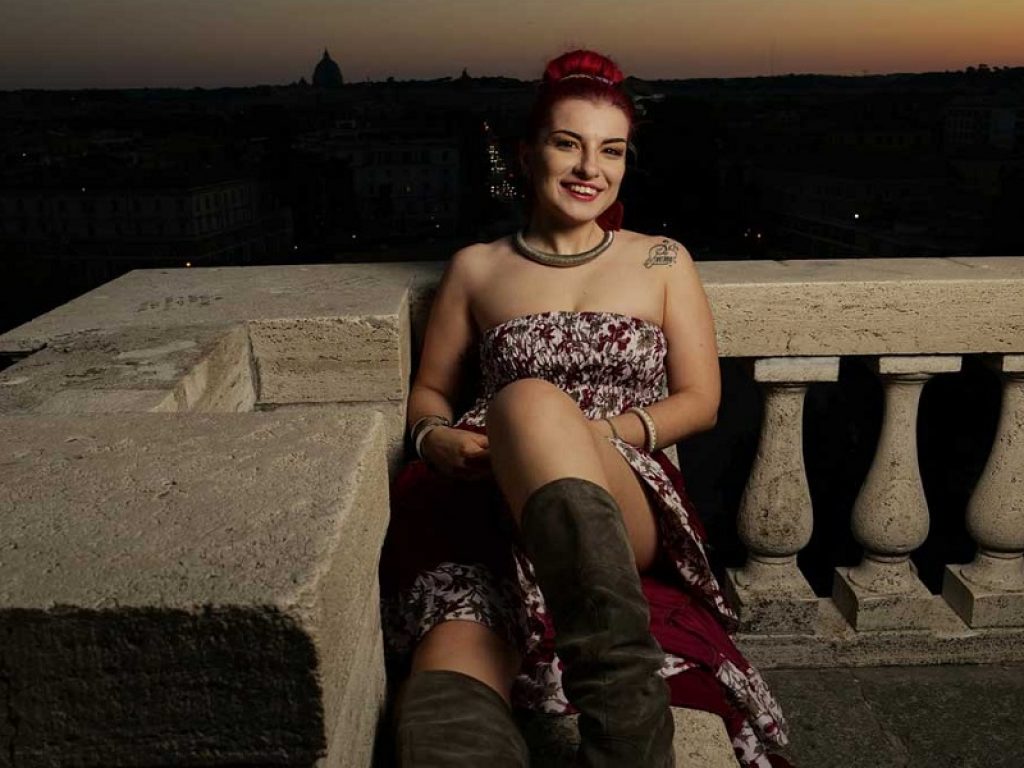 Su Youtube il video di “YOUNG AND FREE” (New Team Music), il singolo che dà il titolo all’album d’esordio di I’M ERIKA, prodotto e arrangiato da Franco Micalizzi