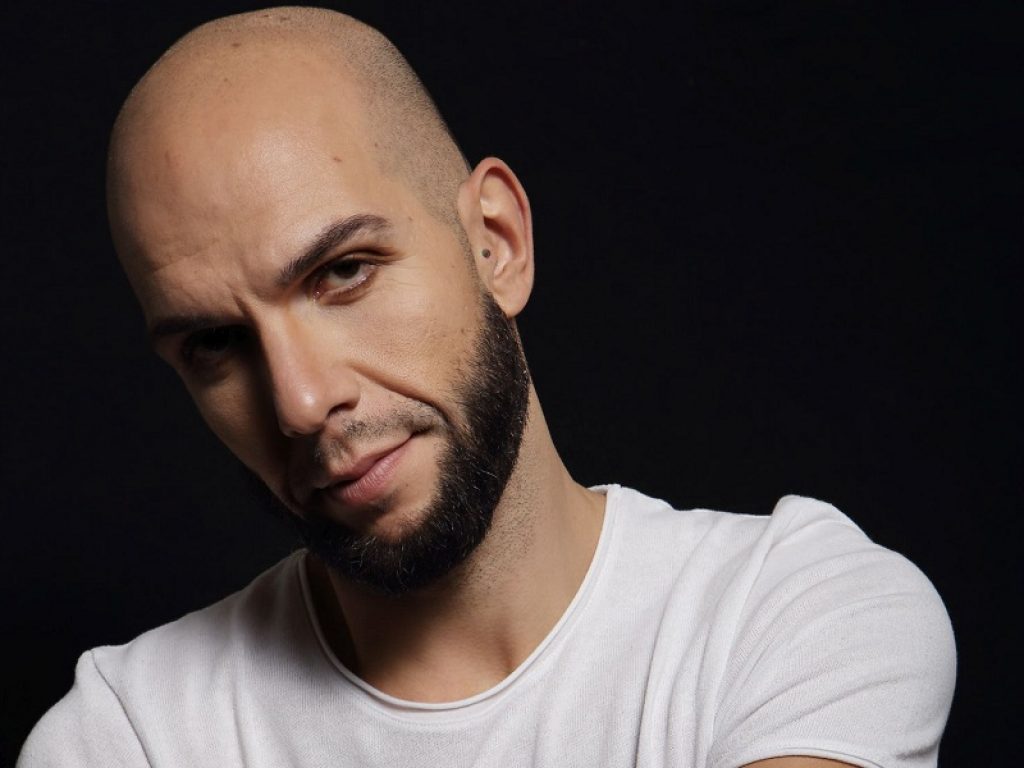 Online il brano e il videoclip della versione acustica di "Ten more times" del cantante Marco Gray: il singolo nella top 20 della classifica pop nuove proposte in UK