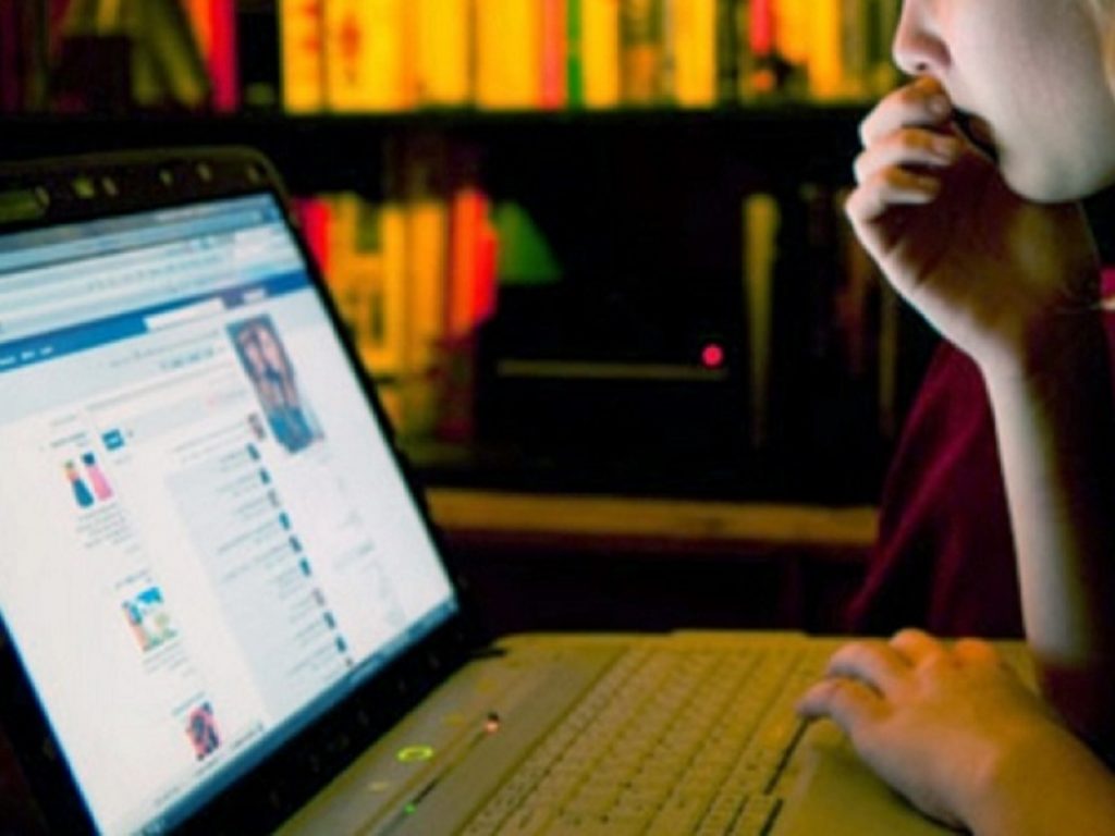 Per il Consiglio di Stato Facebook non può dichiararsi gratuito poiché sfrutta i dati personali per il proprio business. I consigli per la privacy dell'esperto