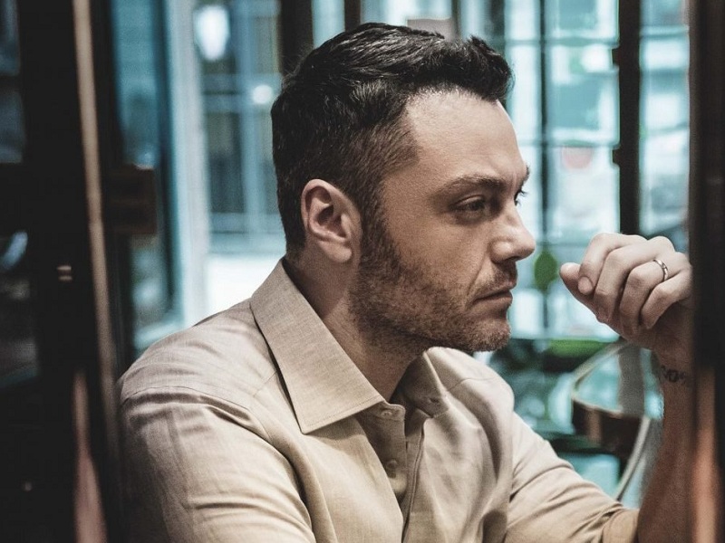 Tiziano Ferro si confessa a “7”: “Ero un alcolista e volevo morire”