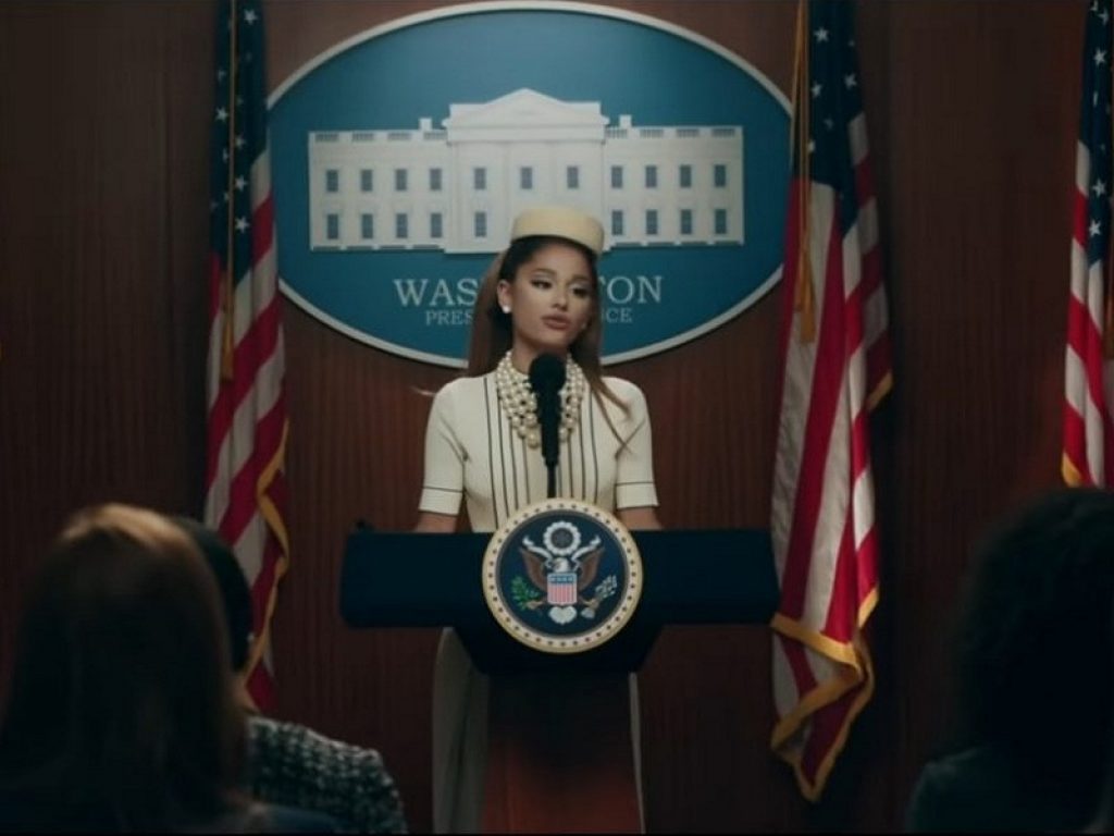 Ariana Grande presidente degli USA nel video di “Positions”
