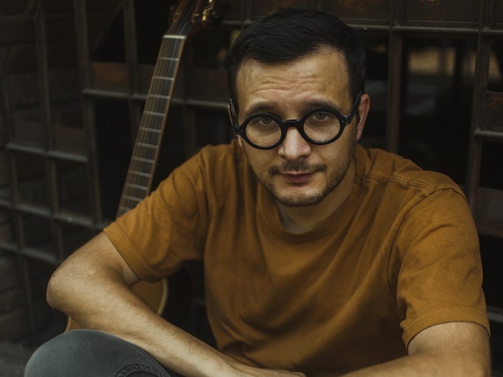 Torna l'ultimo romantico: Il Conte Biagio pubblica il video di "Sigaretta", il nuovo singolo disponibile slle piattaforme digitali