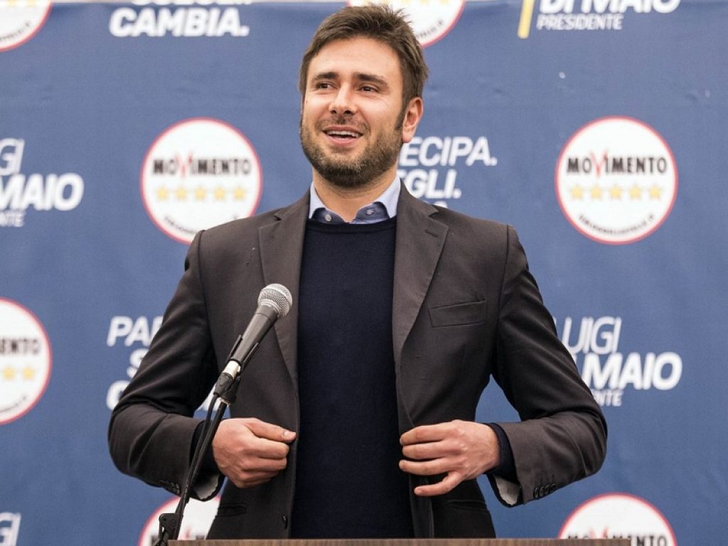 Crisi di governo, Di Battista apre all'allenza con il Partito democratico in caso di elezioni: “Se si va al voto, Conte candidato premier M5s-Pd”