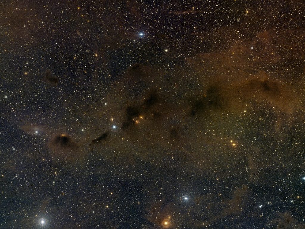 Studio ha realizzato la prima tomografia della composizione chimica su tutto lo spessore di un disco protoplanetario, evidenziando la presenza di metanolo