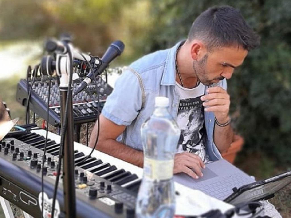 Giovanni Usai online con il singolo "Chanson"