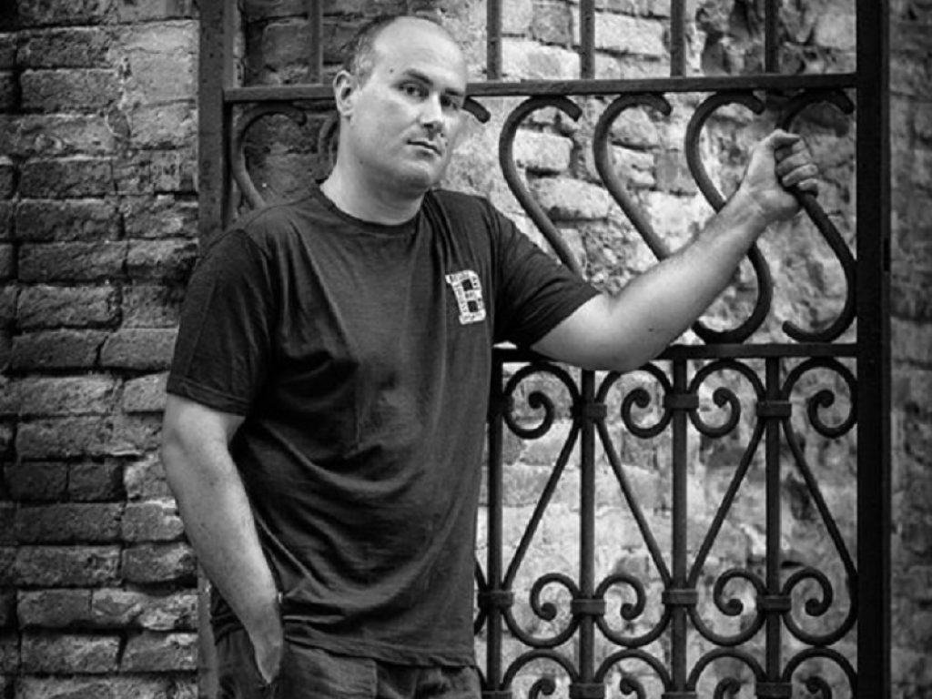 In libreria "In te ho nascosto un lago" di Marco Fortuna: 30 componimenti per raccontare passato e presente in un tempo ciclico plasmato di sentimenti, esperienze e relazioni