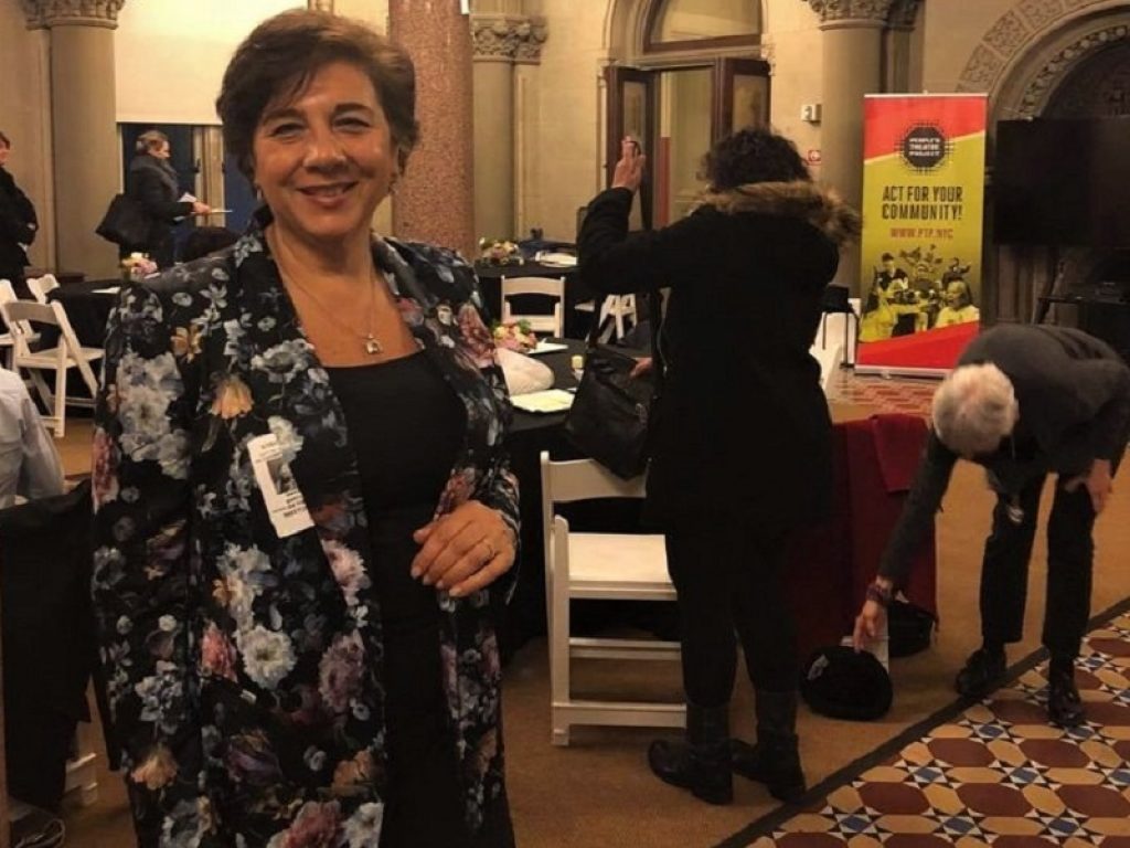 Il racconto-testimonianza di una emigrante calabrese negli Stati Uniti, Maria Ursino Barcia, a cura di Domenico Logozzo. Realizzato il sogno americano, resta la nostalgia per le radici