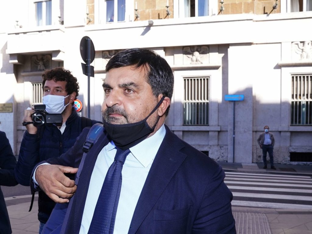 Luca Palamara espulso dalla magistratura: il Collegio disciplinare del Csm ha rimosso l'ex presidente dell'ANM. “Ho pagato io per tutti”