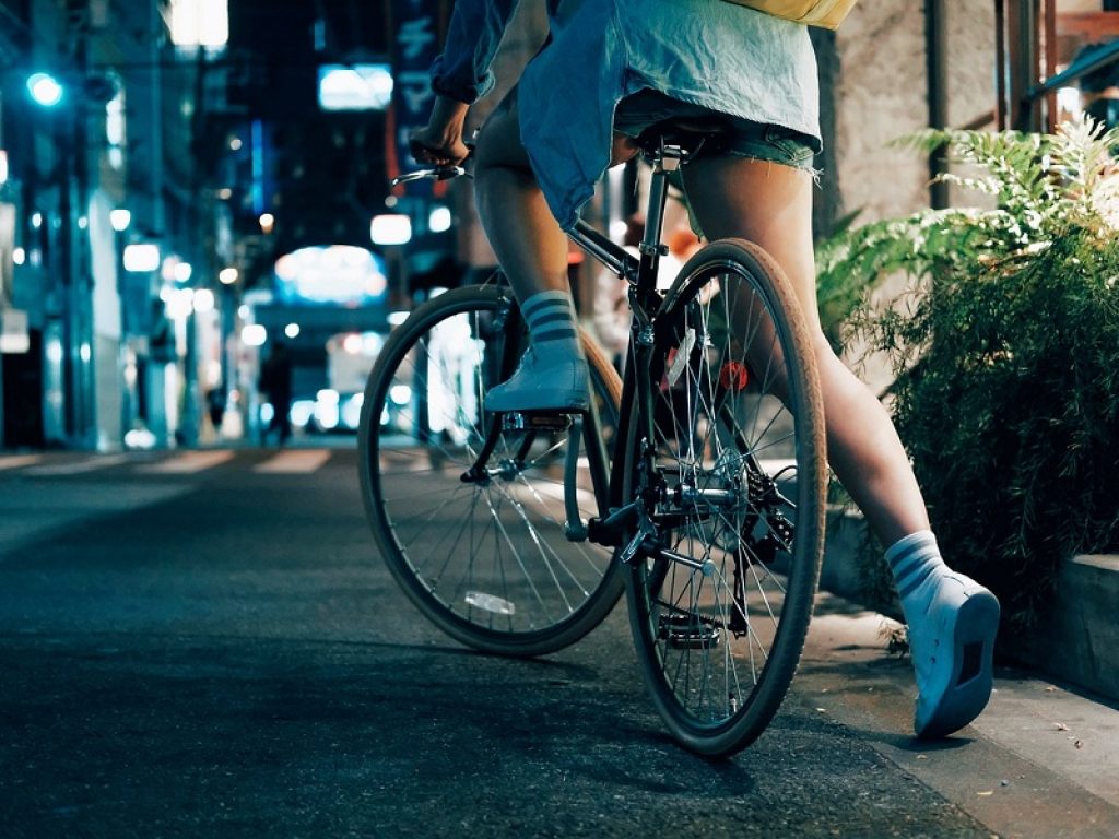 Parma: segue ragazze in bici e le molesta, arrestato "l'autista"
