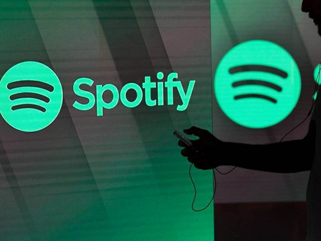 Spotify lancia anche in Italia la funzione Music + Talk: ecco come creare dei podcast utilizzando come base i brani presenti sulla piattaforma