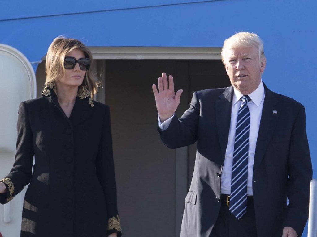 Trump e la moglie Melania positivi al Coronavirus: anche la consigliera del Presidente Usa, Hope Hicks, era risultata positiva