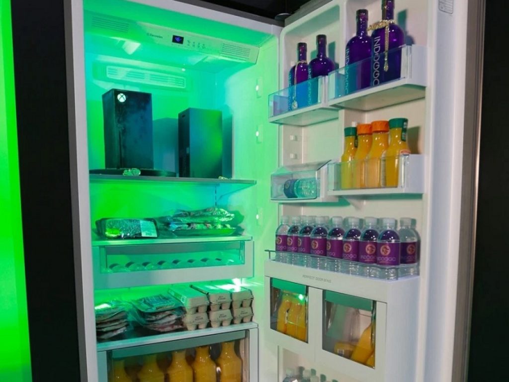 Il frigo Microsoft è ispirato alla Xbox Series X