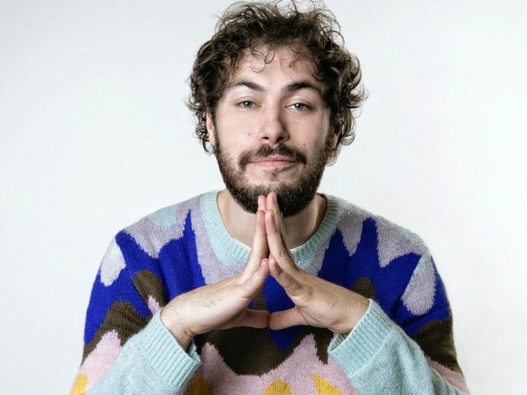 Riccardo Zanotti dei Pinguini Tattici Nucleari ha scritto il suo primo romanzo