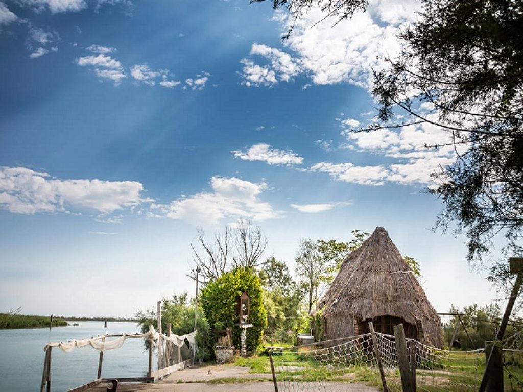Dalla Marmolada ai Casoni di Caorle: in tempo di pandemia da Covid-19 i viaggi si fanno online. Ecco 7 mete turistiche imperdibili