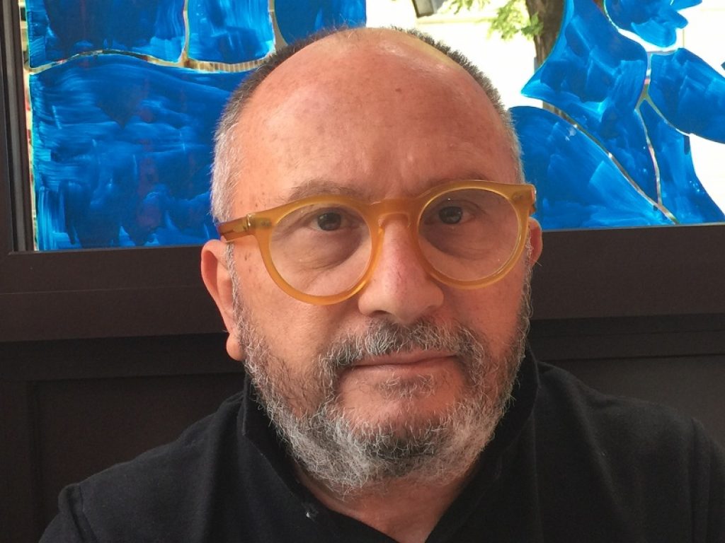 Enzo Venezia riscrive Alice nel paese delle meraviglie