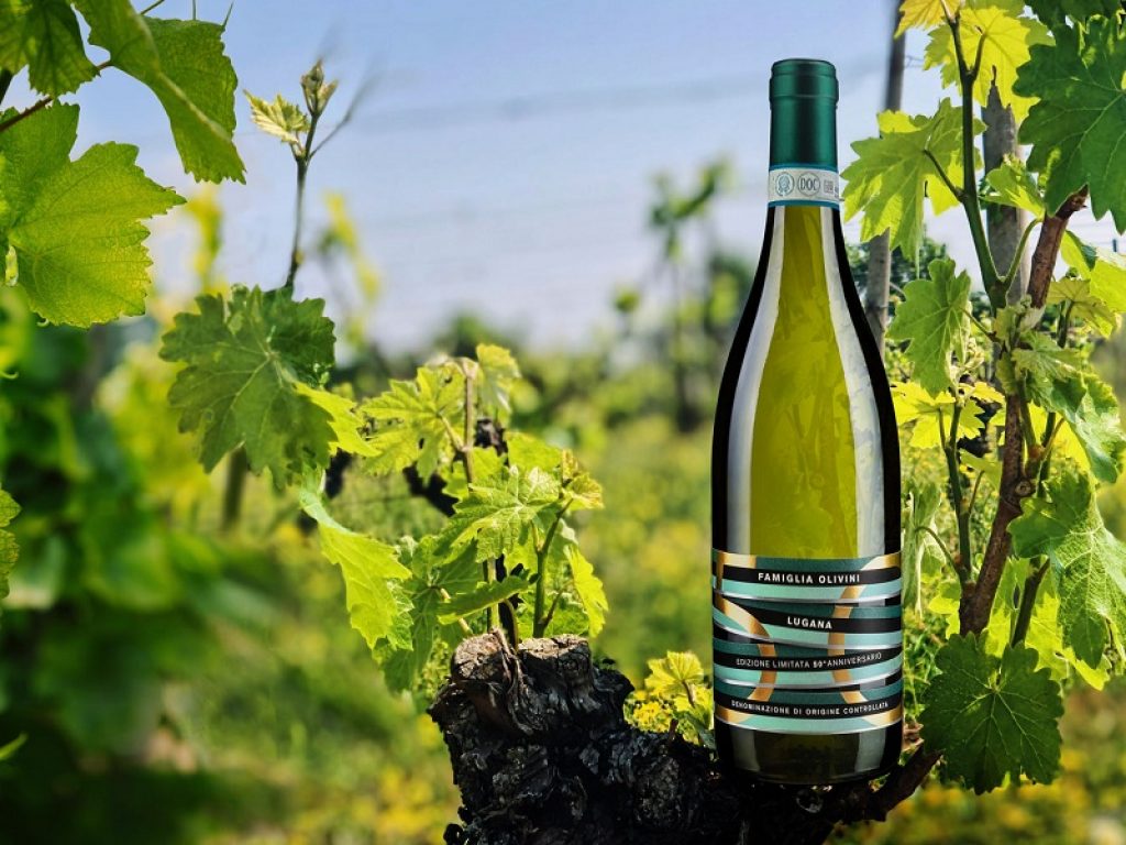 Famiglia Olivini festeggia 50 anni con la DOC Lugana