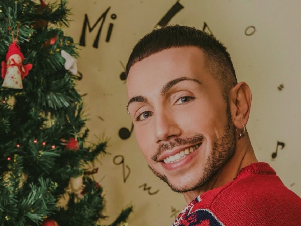 Manuel Aspidi in radio con "This Christmas"