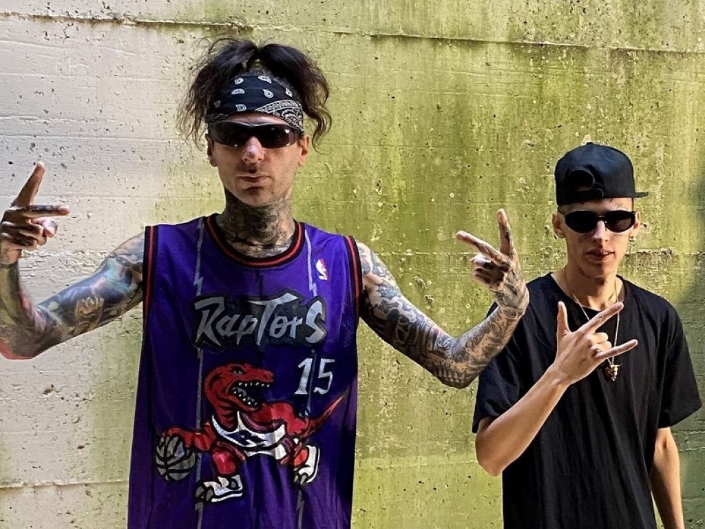 Metal Carter pubblica il singolo "Armata mimetica"