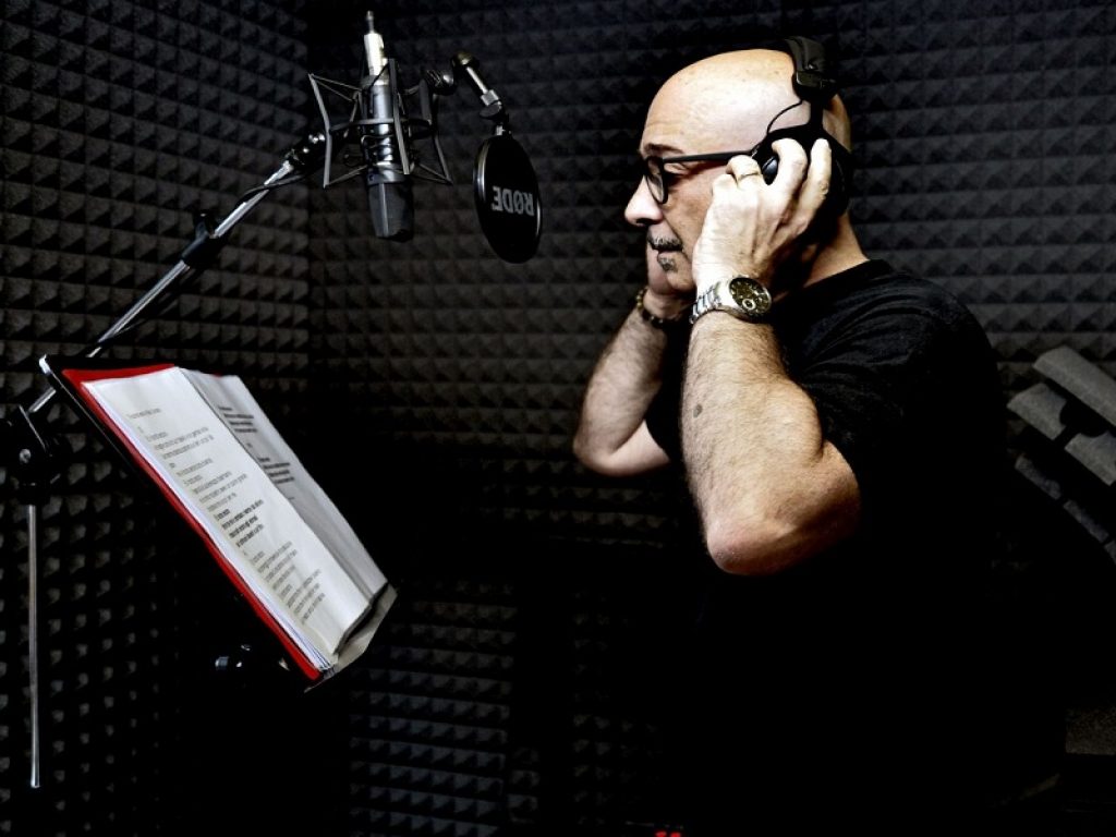 Samaritano canta "Adesso con chi stai?"