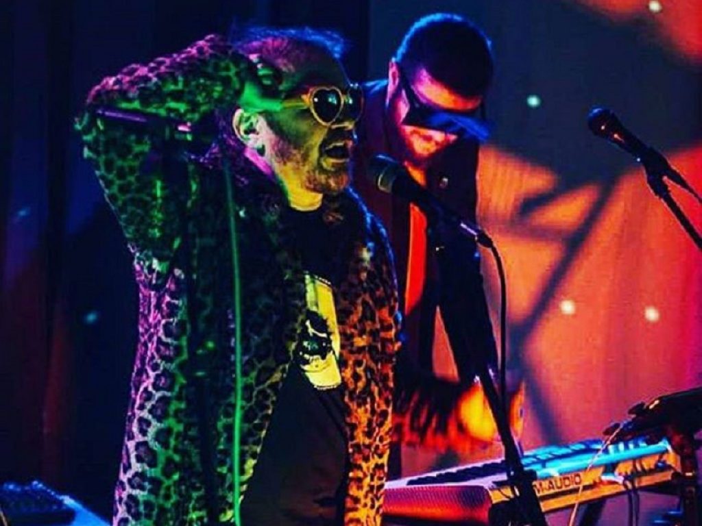 Smegma Bovary online con "Albano Macht Frei"