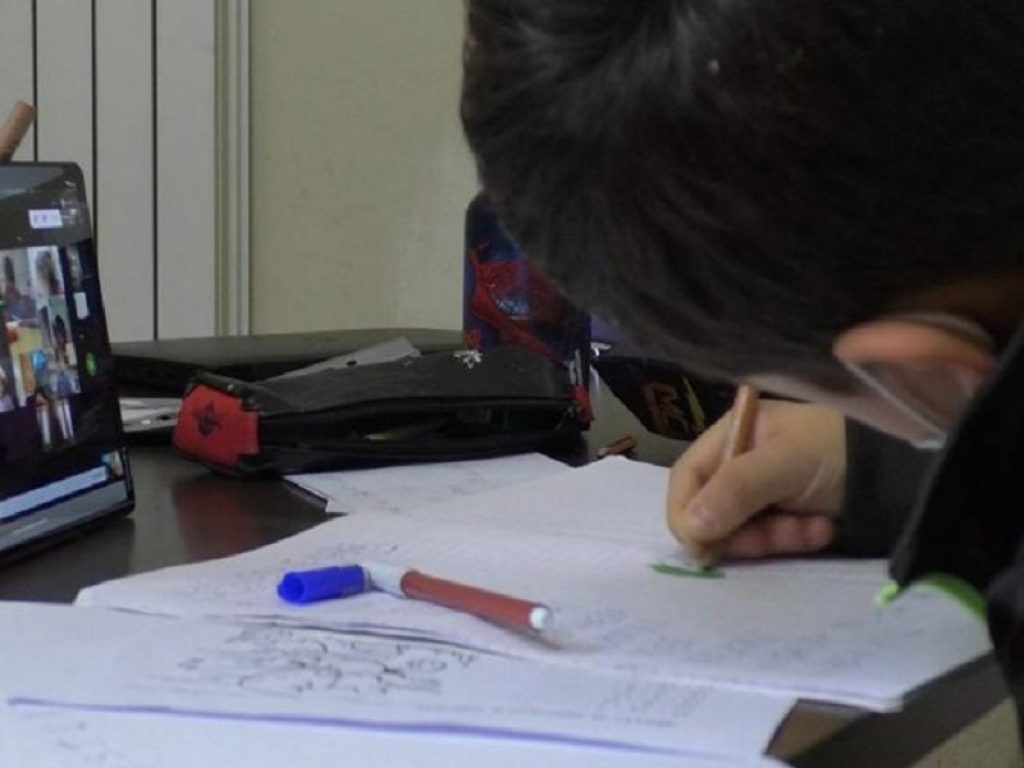 Studio UNICEF-Univ. Cattolica su COVID e DAD: 1 famiglia italiana su 3 non è stata in grado di sostenere adeguatamente l'apprendimento a distanza dei bambini
