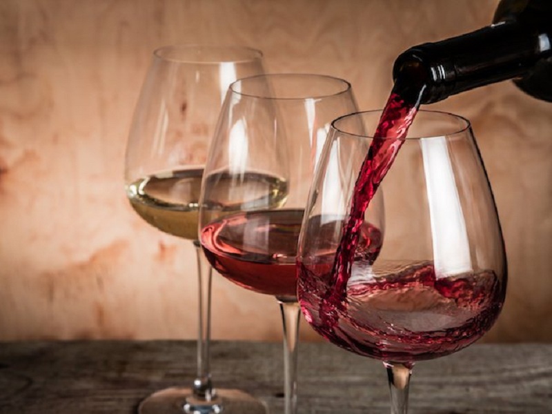 Scrivere in etichetta vino naturale è ingannevole: lo ha stabilito la Direzione generale per l’agricoltura e sviluppo rurale della Commissione europea