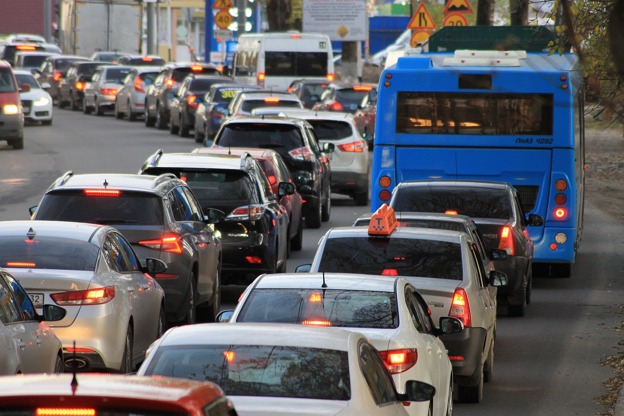 Dal 2035 addio alle auto a benzina, diesel e gpl: il CITE, Comitato interministeriale per la Transizione ecologica, ne vieta la vendita