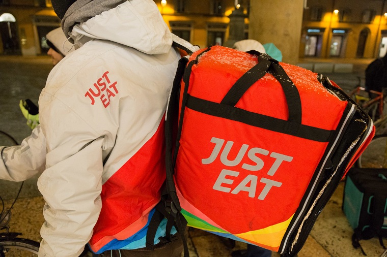 Boom del delivery per i prodotti vegani o vegetariani, Just eat: 2 italiani su 3 hanno ridotto consumi di carne e pesce
