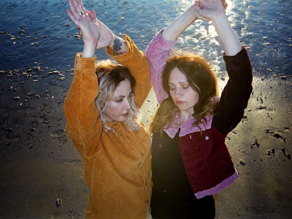 Lili online con il nuovo singolo "Parco giochi"