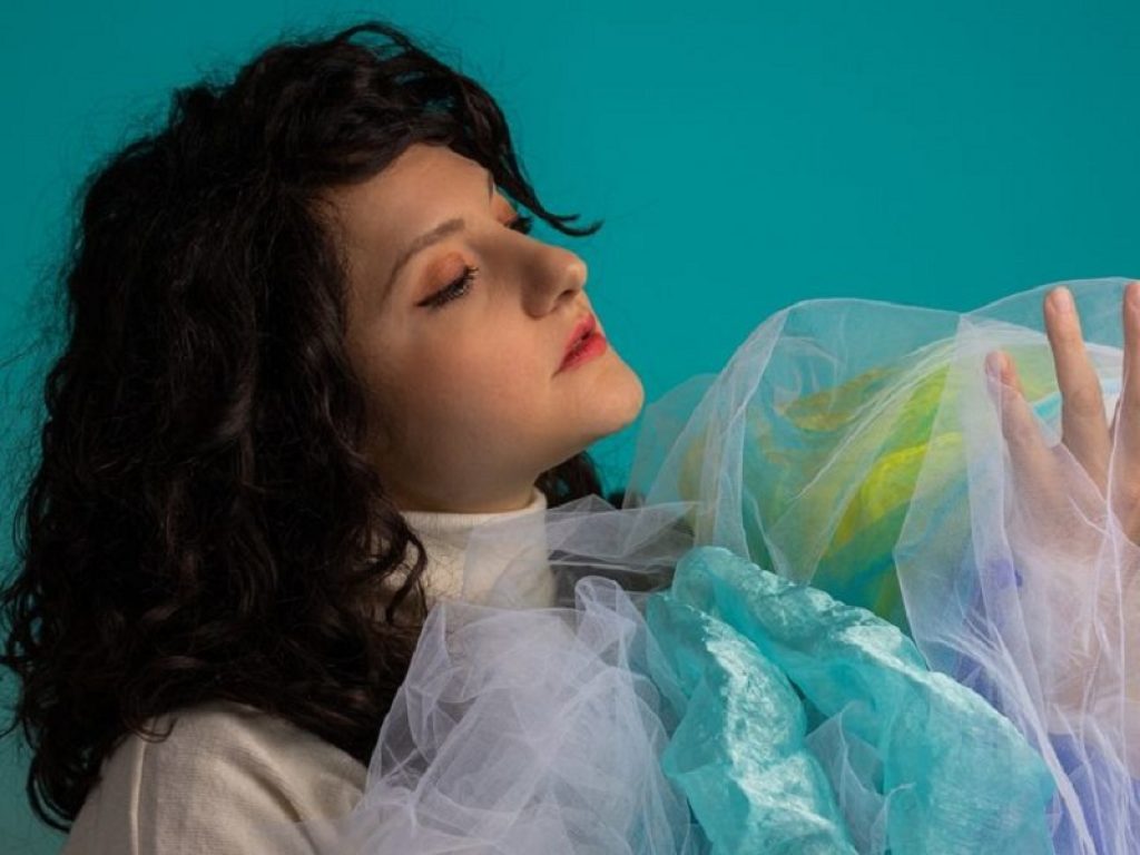 La cantarpista Luci online con Il Bolero delle Mante