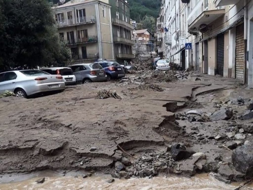 Sardegna in ginocchio per i nubifragi: vittime e dispersi
