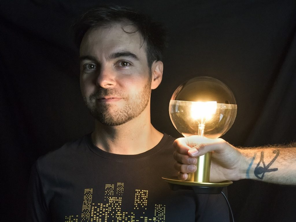 "Sound my way" è il disco d'esordio di Antonio McFly Morelli. L'album segue la pubblicazione del primo singolo dal titolo "Irish Soul"