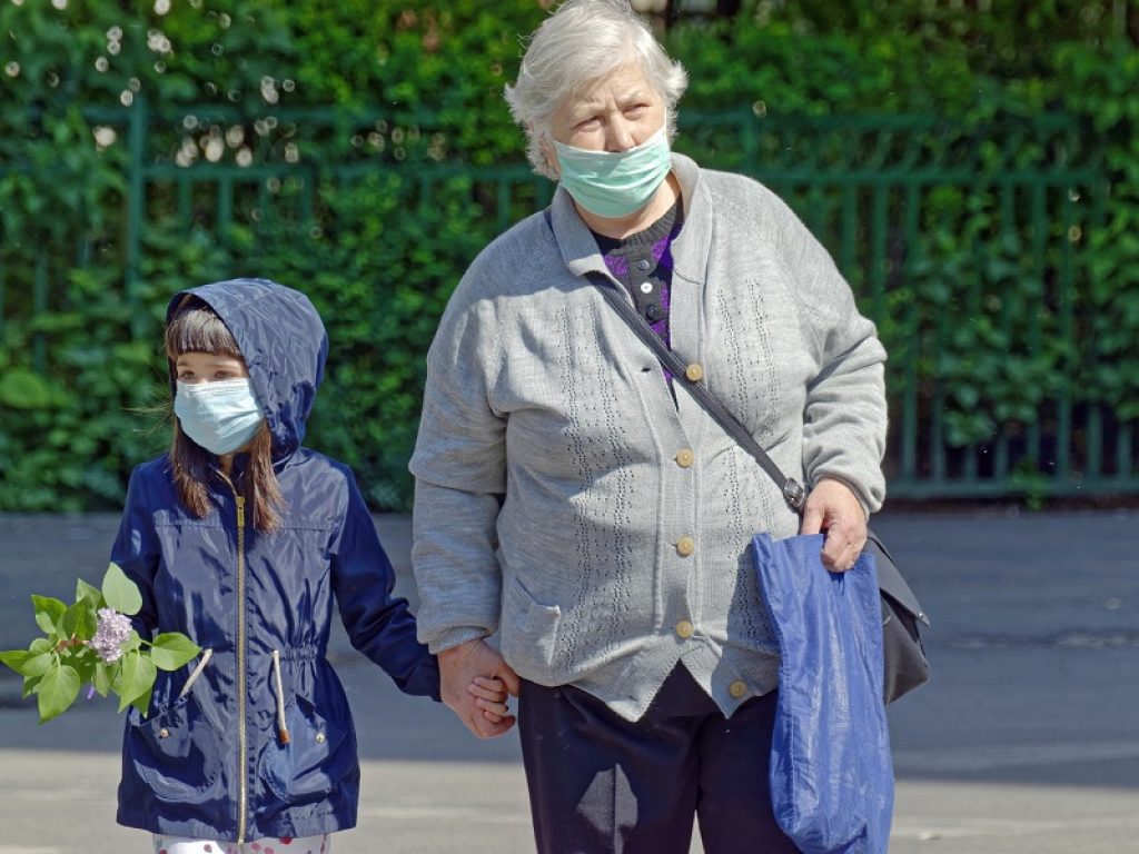 Covid, nuove Faq: vietati mercatini di Natale e visite ai nonni sconsigliate