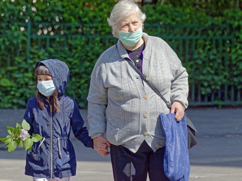 Covid, nuove Faq: vietati mercatini di Natale e visite ai nonni sconsigliate