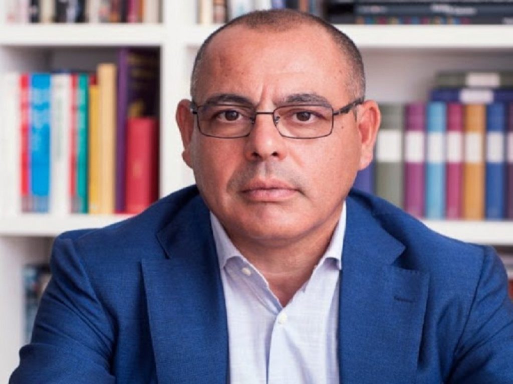 “Perché diciamo così”: Saro Trovato ci spiega i nostri modi di dire. Il volume, che riporta ben 300 espressioni, è in vendita nelle principali librerie e nei bookstore on-line