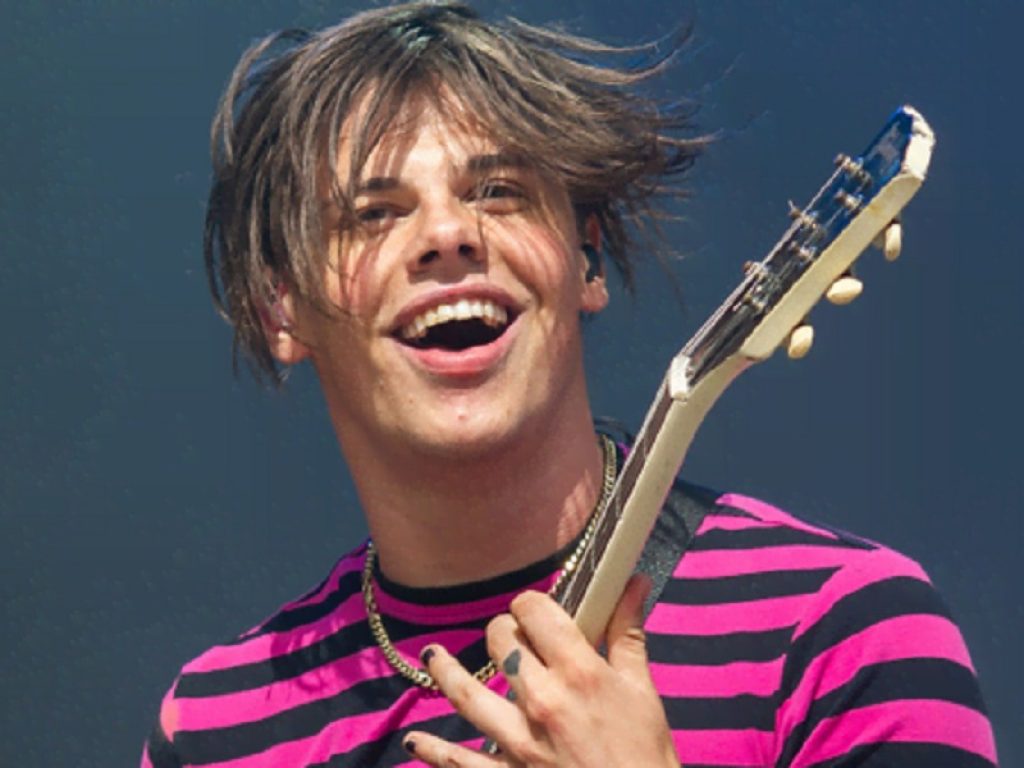 Yungblud online con il nuovo singolo "mars"