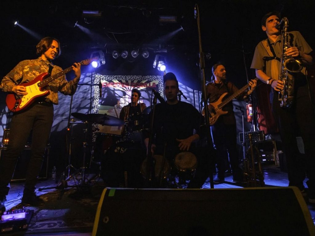 Chester Gorilla su Bandcamp con "Uranus"